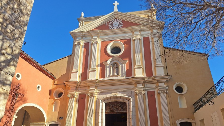 Façade de la Cathédrale d'dANtibes